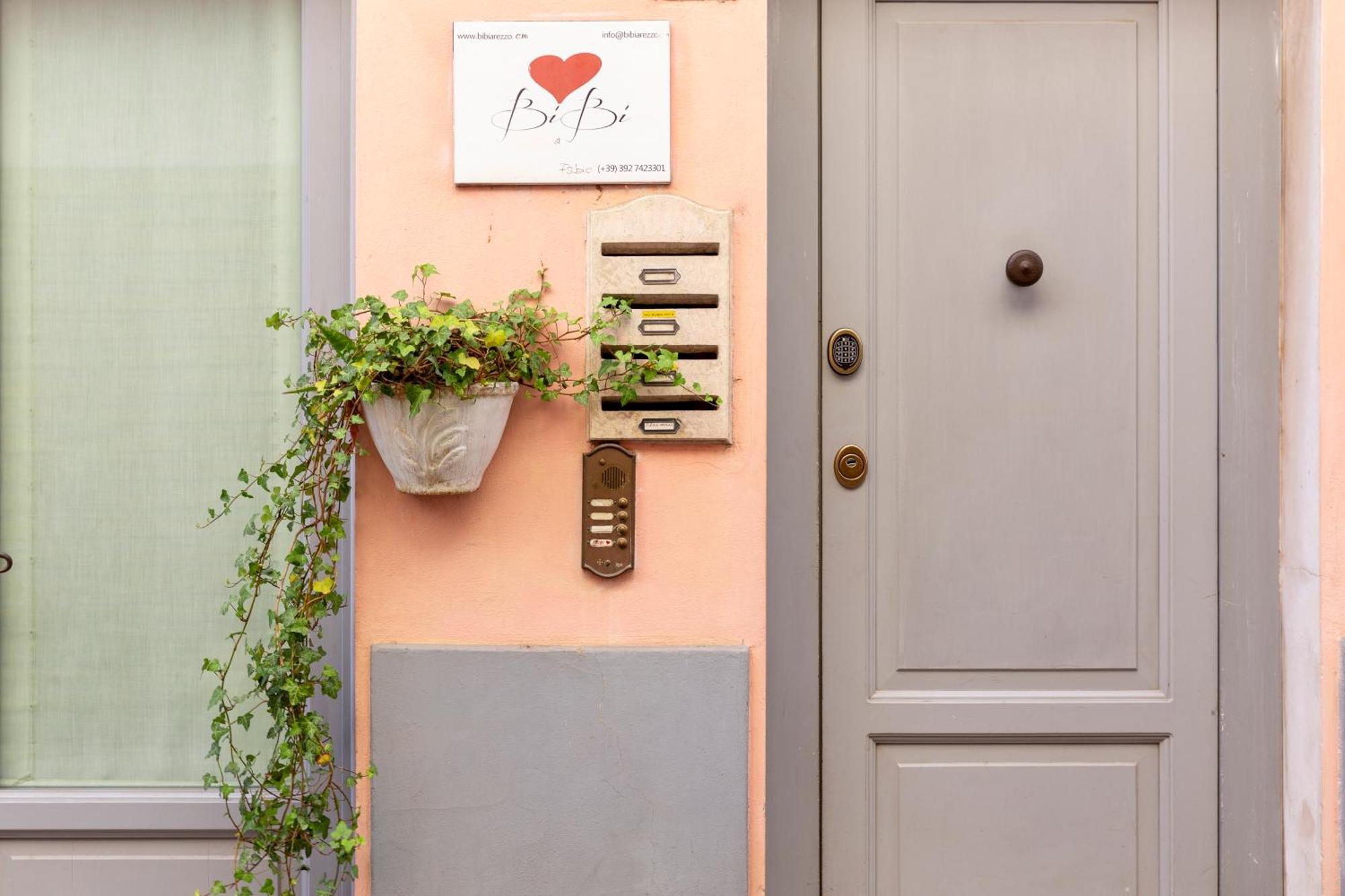 LA FIABA DEL CARTAZUCCHERO Possibilità di self check-in Arezzo Exterior foto