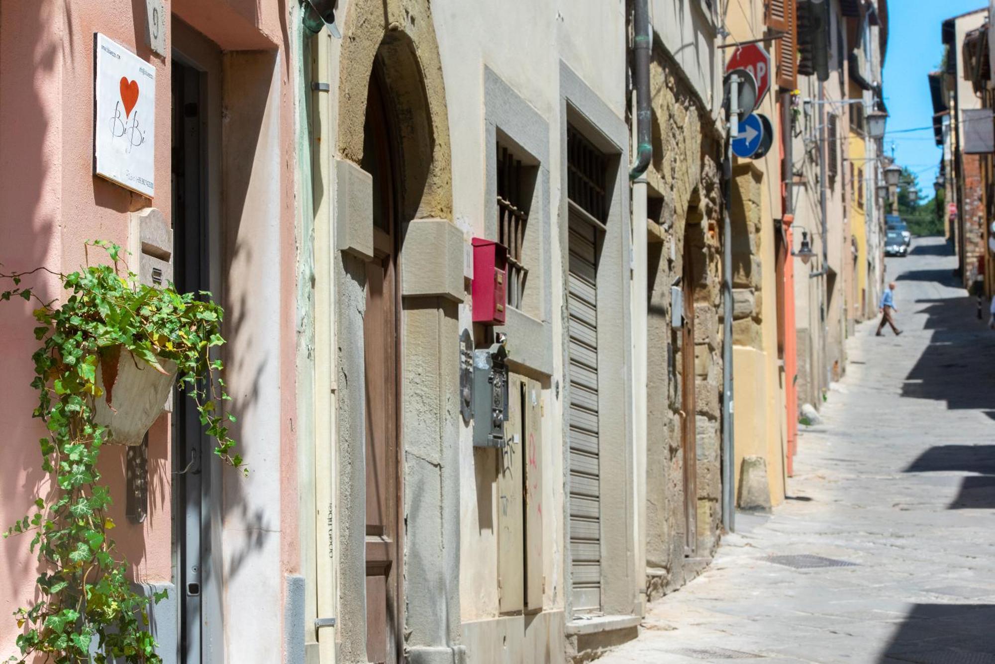 LA FIABA DEL CARTAZUCCHERO Possibilità di self check-in Arezzo Exterior foto