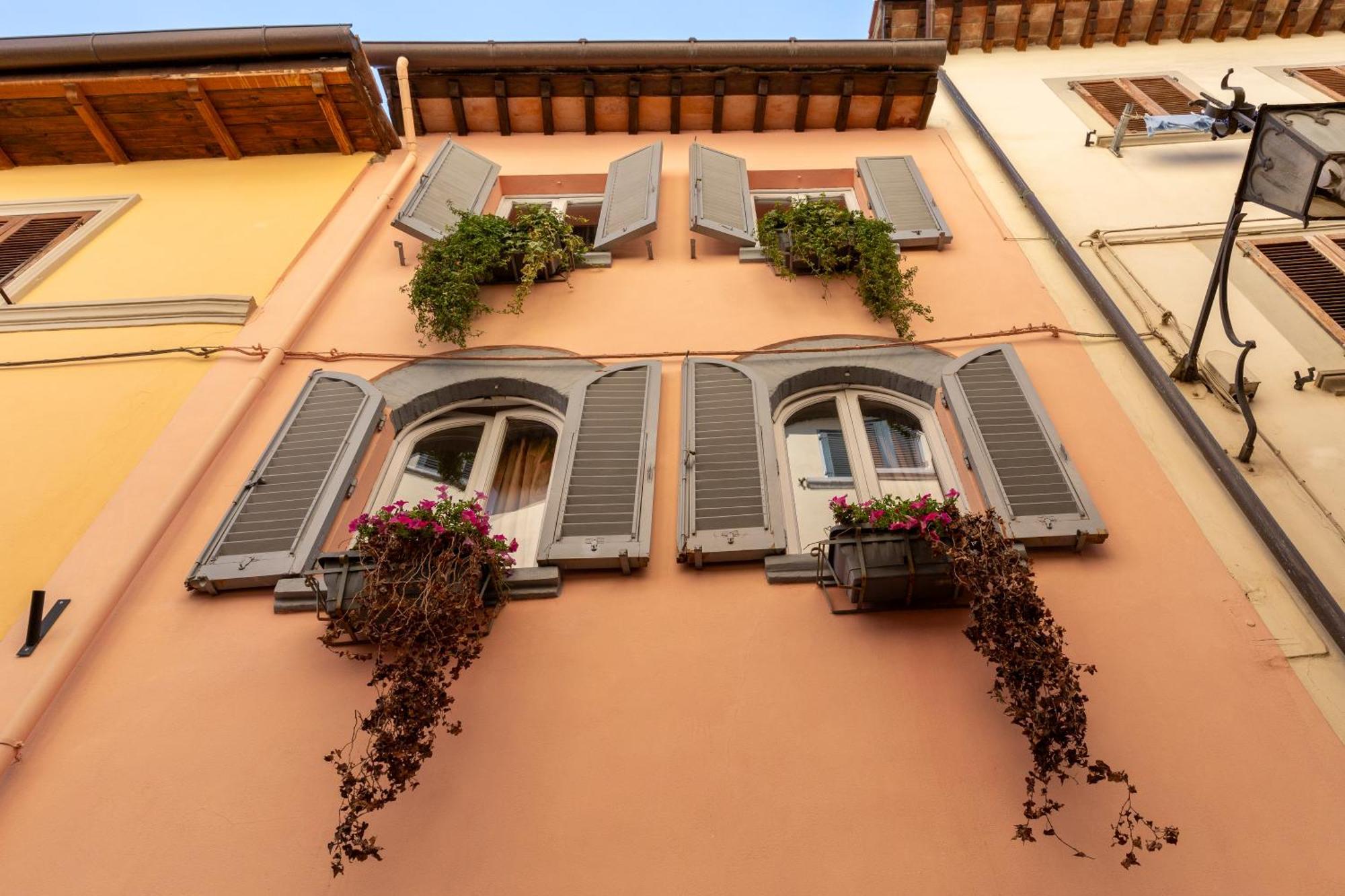 LA FIABA DEL CARTAZUCCHERO Possibilità di self check-in Arezzo Exterior foto